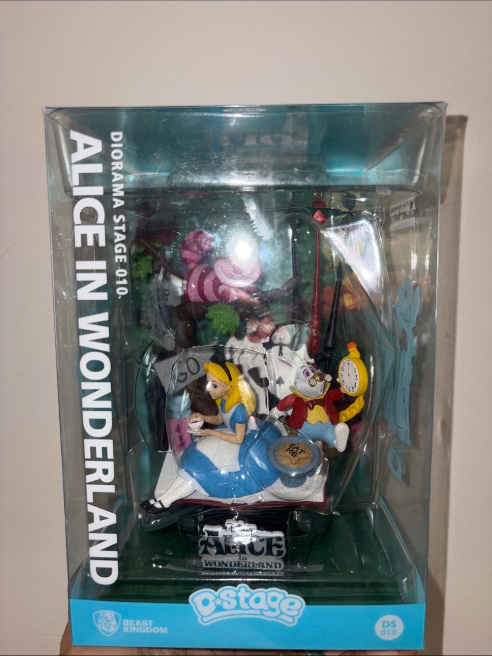 Disney Alice in Wonderland Blue and White Alice Figurine Diorama